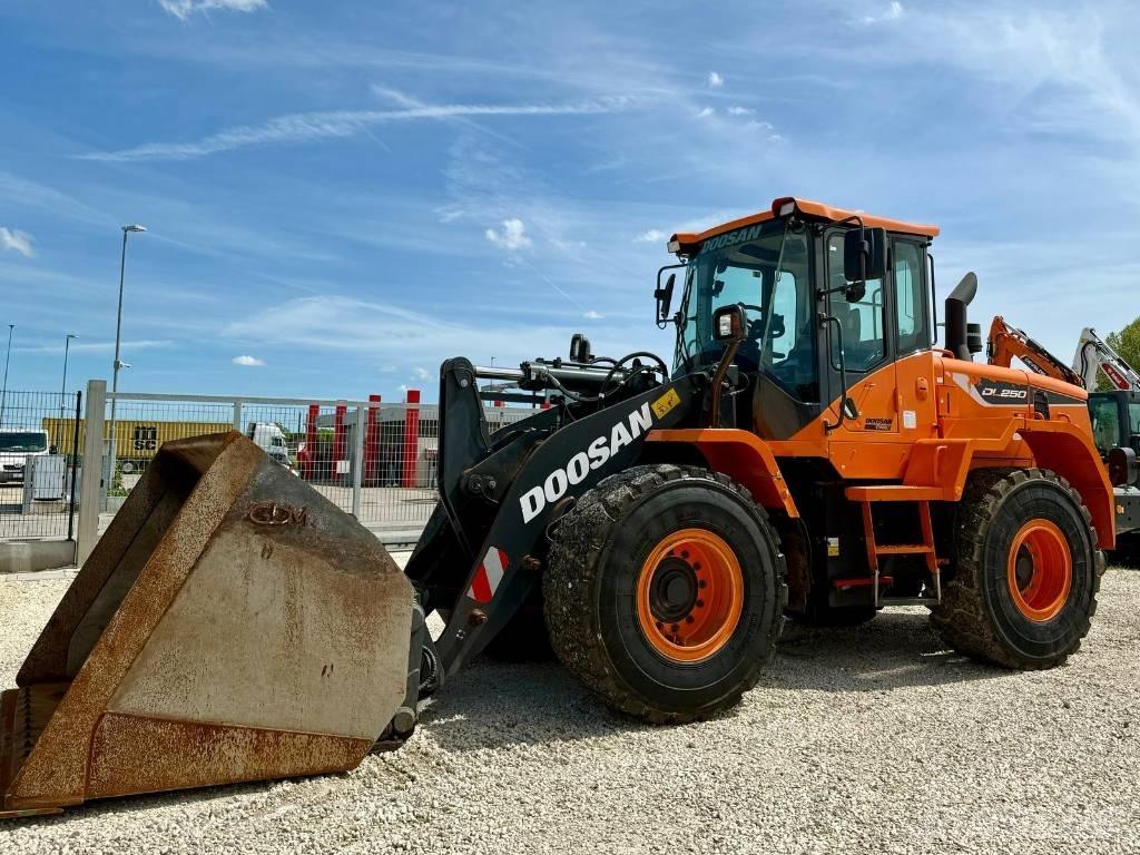 Doosan DL 250-5 Колесни товарачи