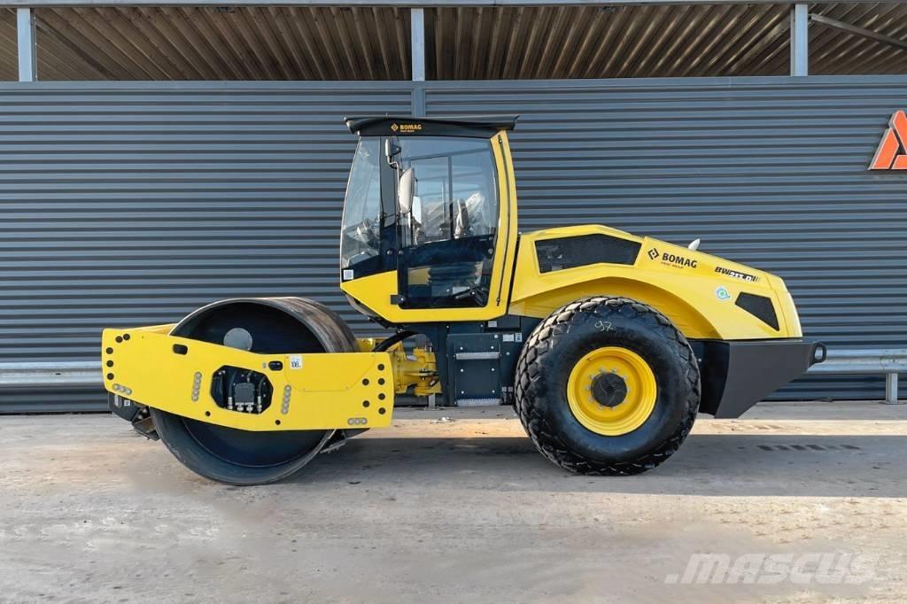Bomag BW 213 D-5 Еднобарабанни ролки
