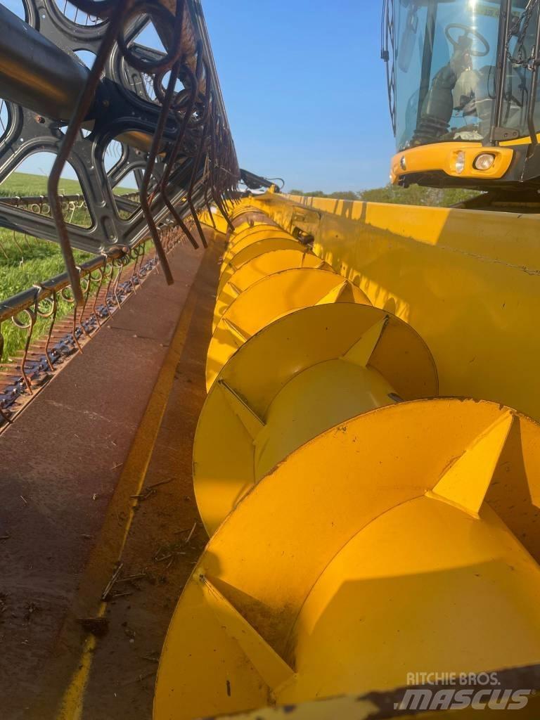 New Holland CX 8090 Комбайни