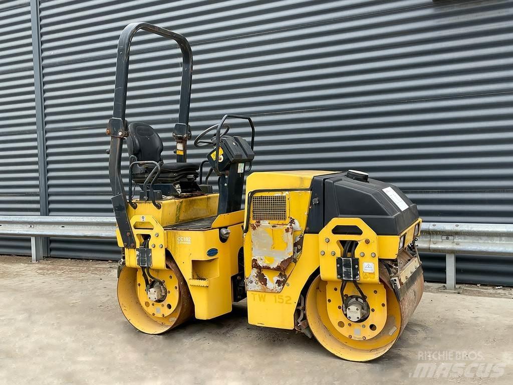 Dynapac CC102 Двойни барабанни ролки
