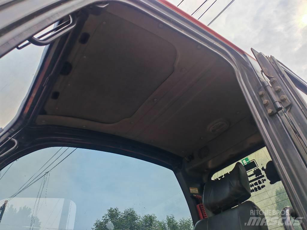 Doosan DX75 Средни екскаватори 7т - 12т