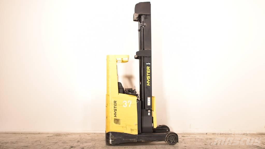 Hyster R 1.4 Ретрак/ Високоповдигач с изместване на вилката напред