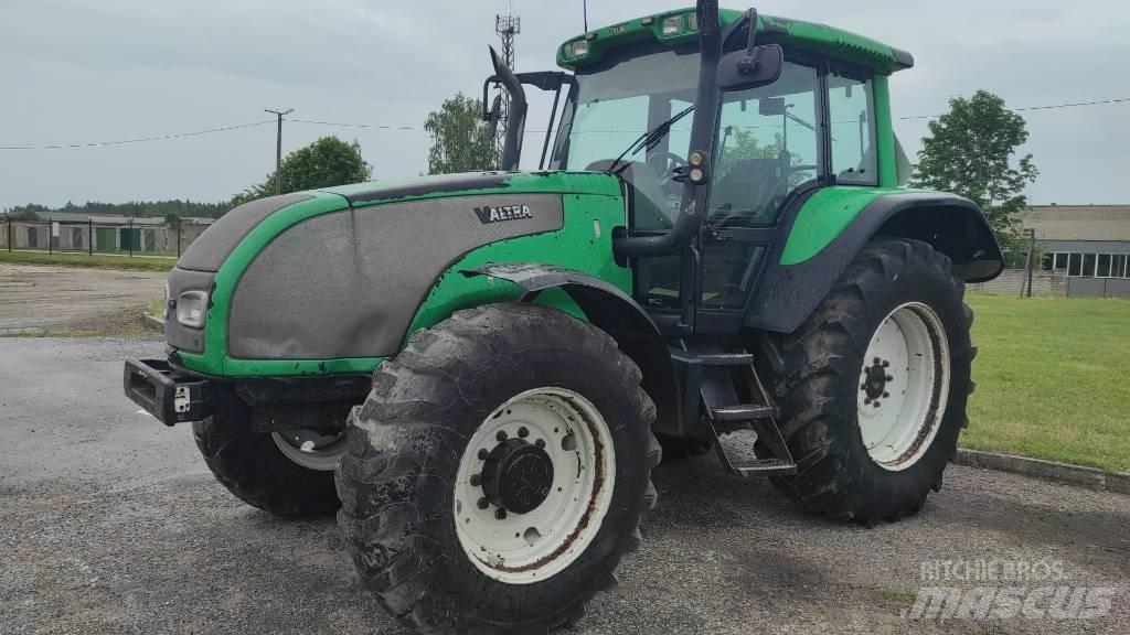 Valtra T170 Трактори