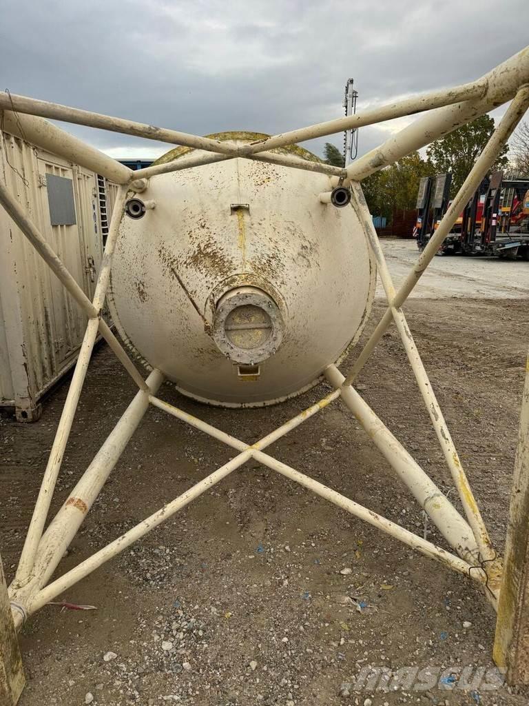  Silo 18 m3 Техника за разтоваране на силоз
