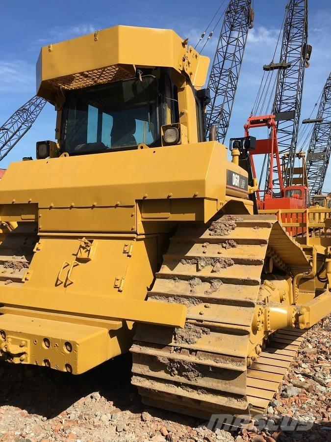 CAT D6R Верижни булдозери
