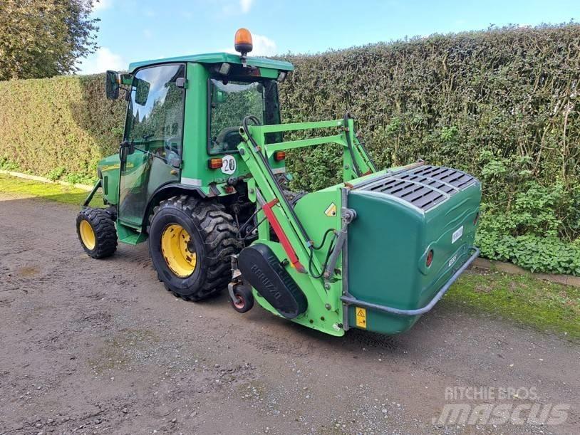 John Deere 2520 Компактни трактори
