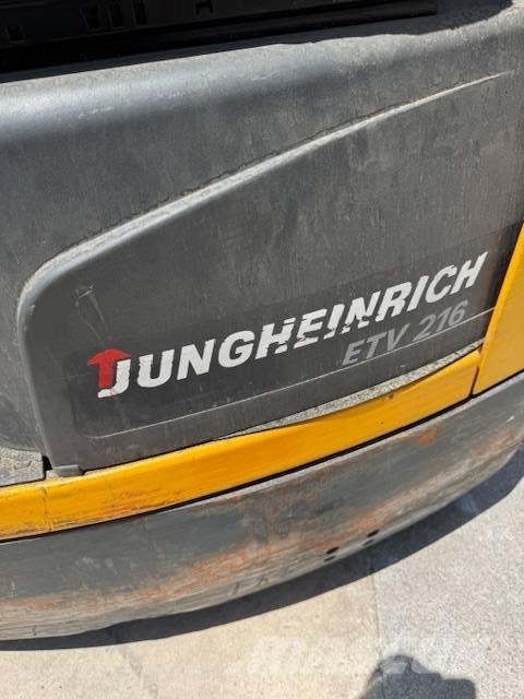 Jungheinrich ETV 216 Ретрак/ Високоповдигач с изместване на вилката напред
