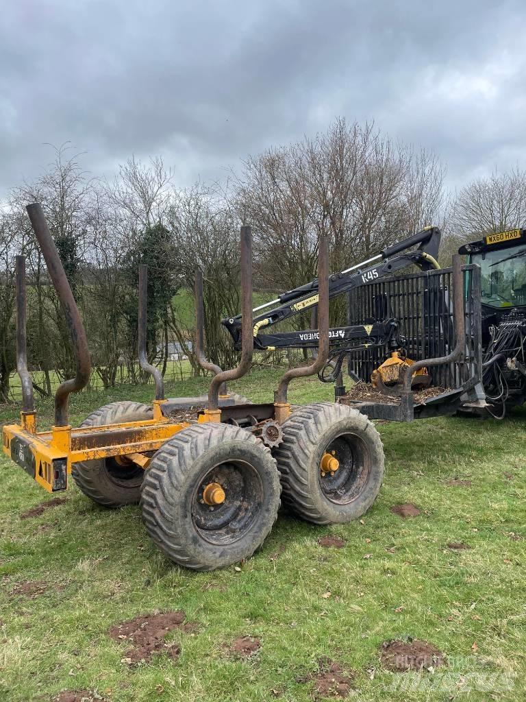 Valtra N122 Трактори
