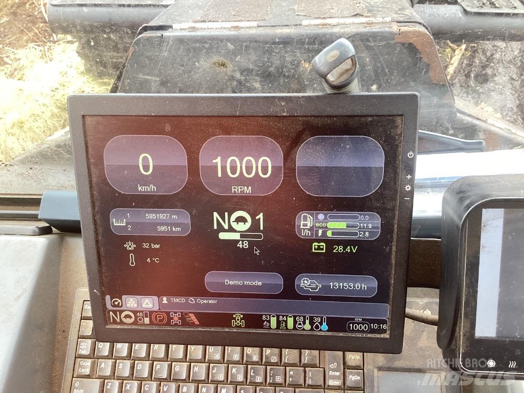 Komatsu 845 Форуардери