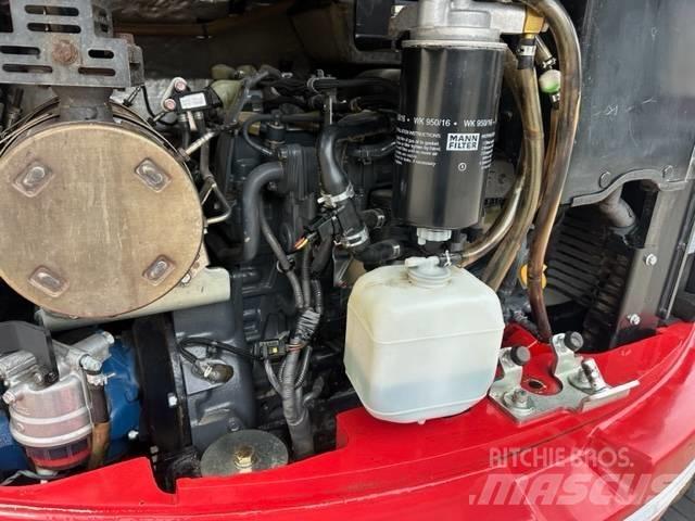 Takeuchi TB 257 FR Мини екскаватори < 7 т