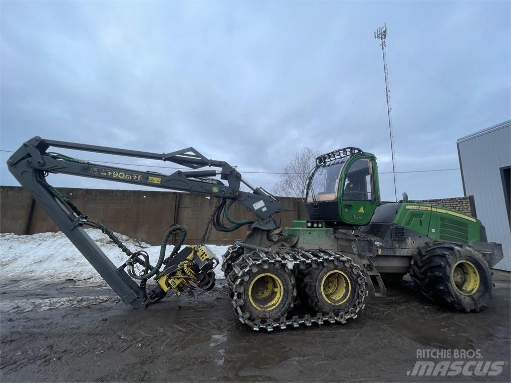 John Deere 1070G Харвестери