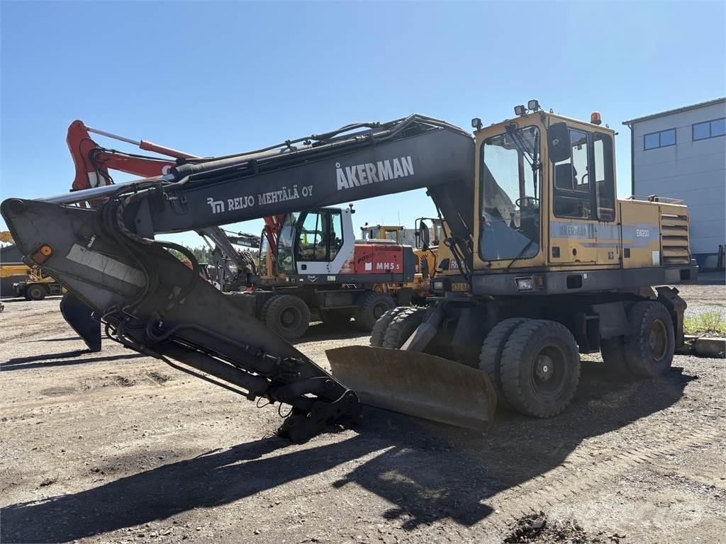 Åkerman EW200 Колесни екскаватори