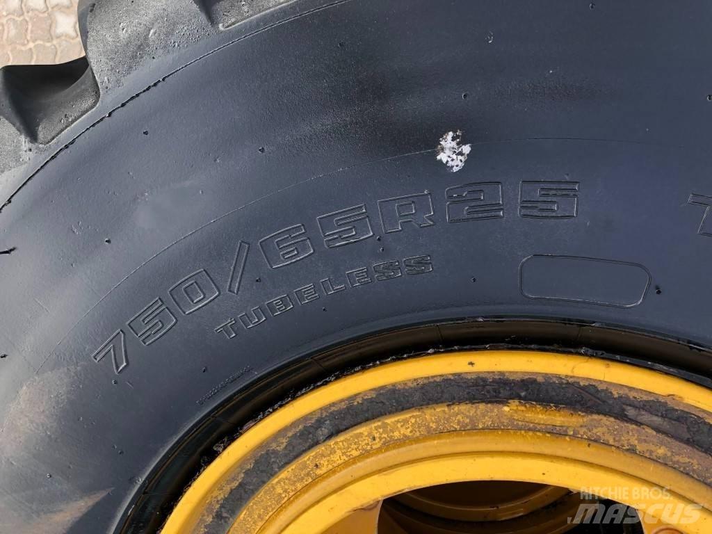 Goodyear 750/65R25 Гуми