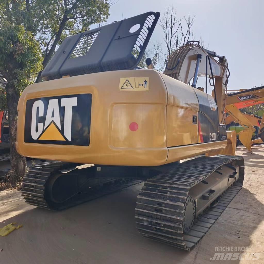 CAT 320 D Верижен екскаватор