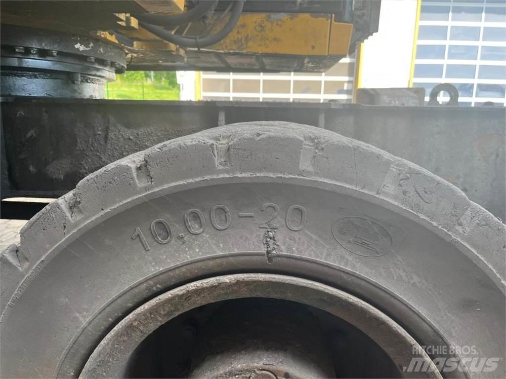 CAT MH3026 Колесни екскаватори