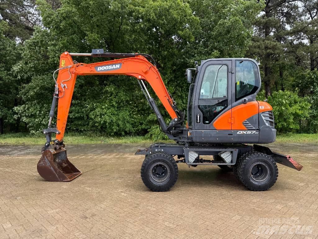 Doosan DX 57 W Колесни екскаватори