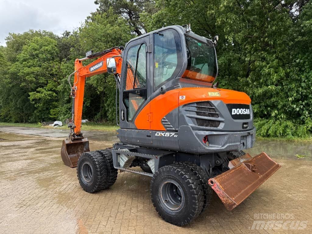 Doosan DX 57 W Колесни екскаватори