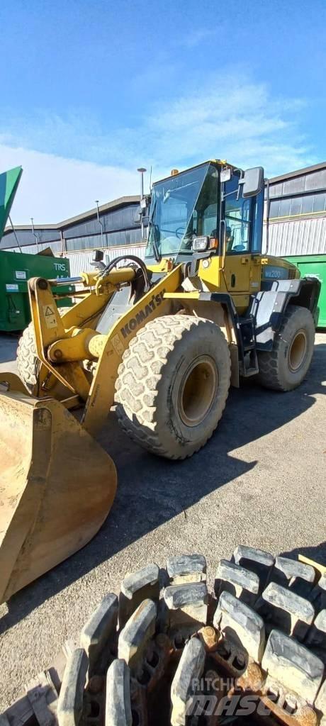 Komatsu WA 200 PT-5 Колесни товарачи
