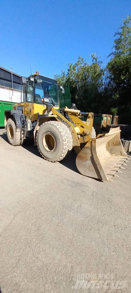 Komatsu WA 200 PT-5 Колесни товарачи
