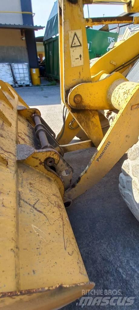 Komatsu WA 200 PT-5 Колесни товарачи