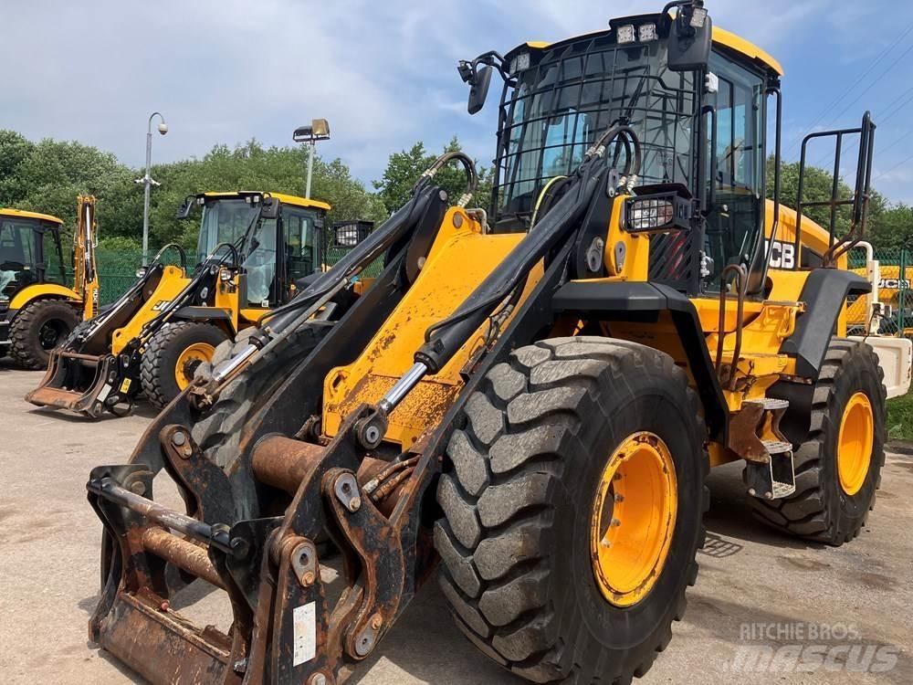 JCB 437 Колесни товарачи