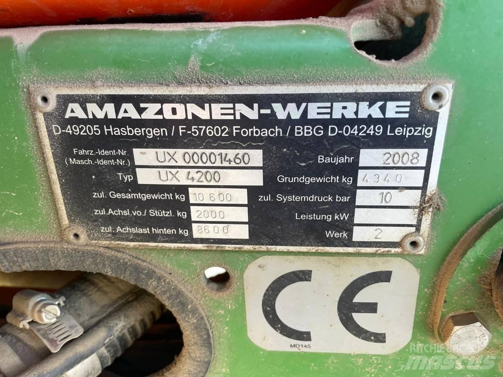 Amazone UX 4200 Прикачни пръскачки
