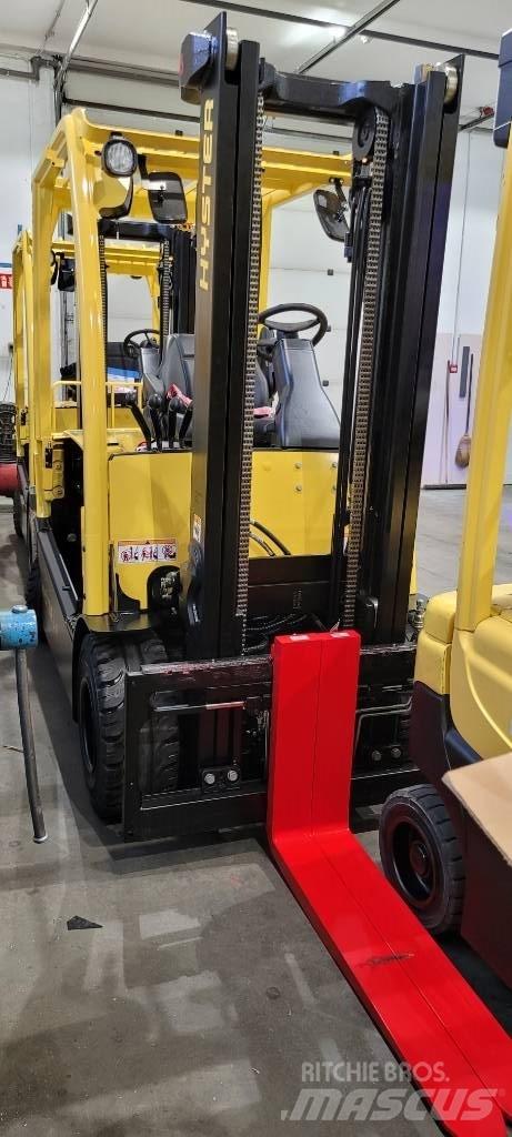 Hyster J3.0XN Електрически вилични кари-повдигачи