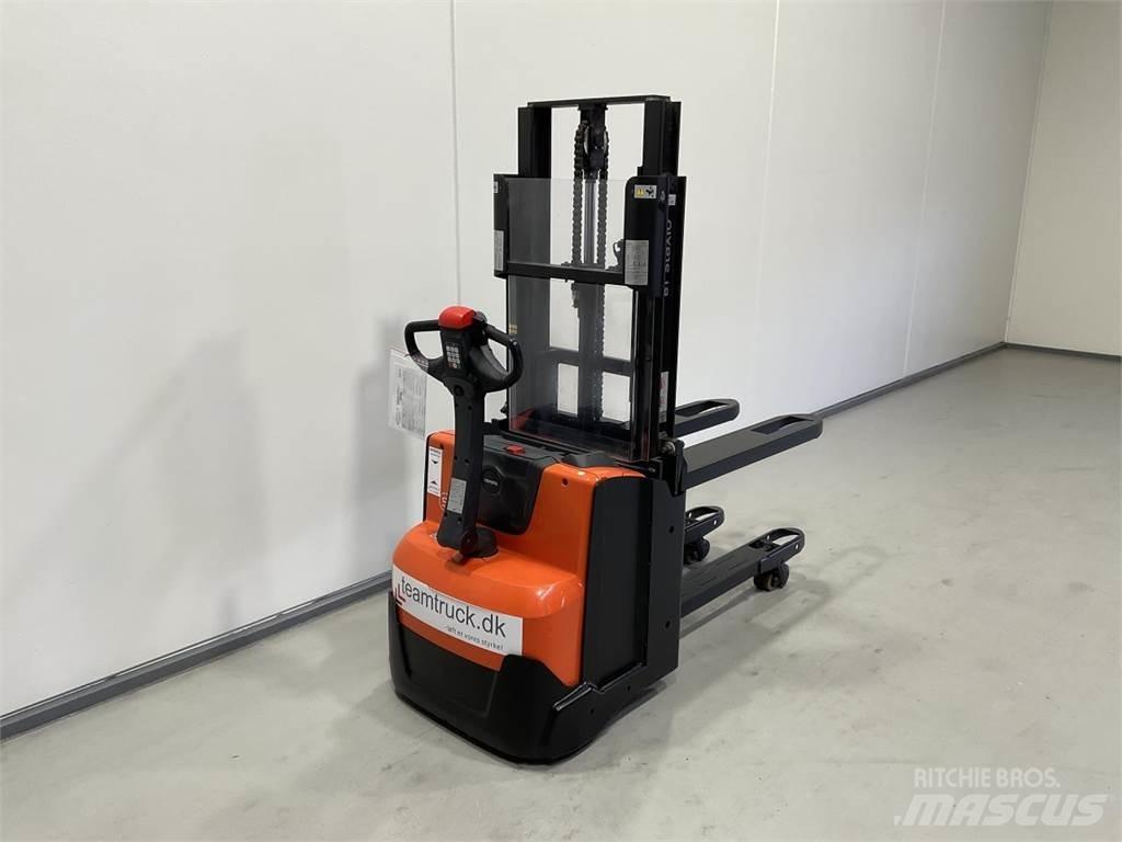 Toyota SWE200D Самоходни товарачи