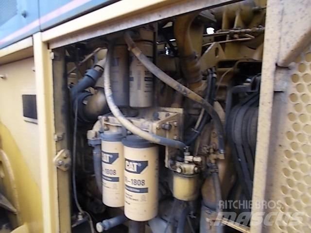 CAT 992C Колесни товарачи
