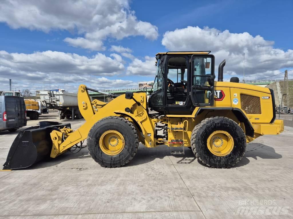 CAT 926M Колесни товарачи