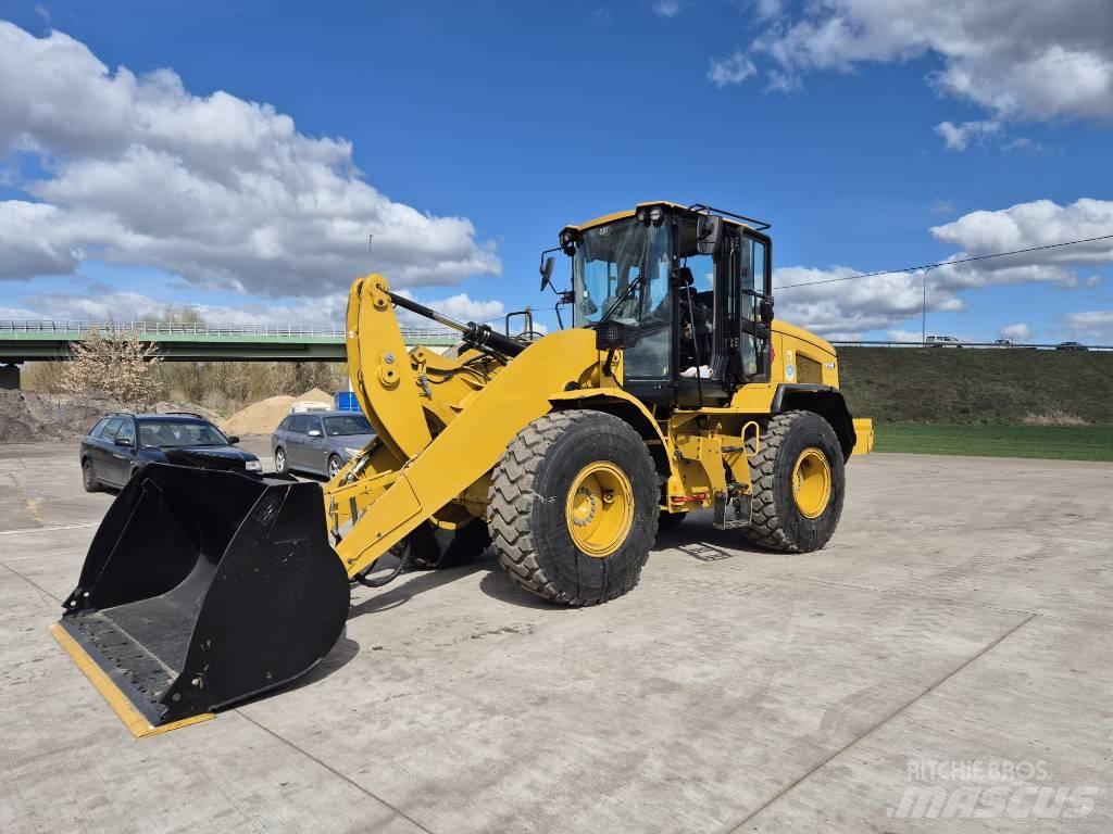 CAT 926M Колесни товарачи