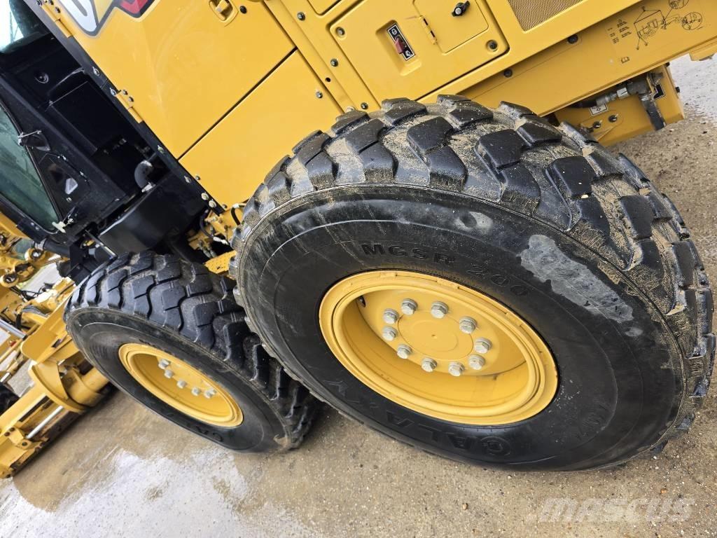 CAT 150 Грейдери