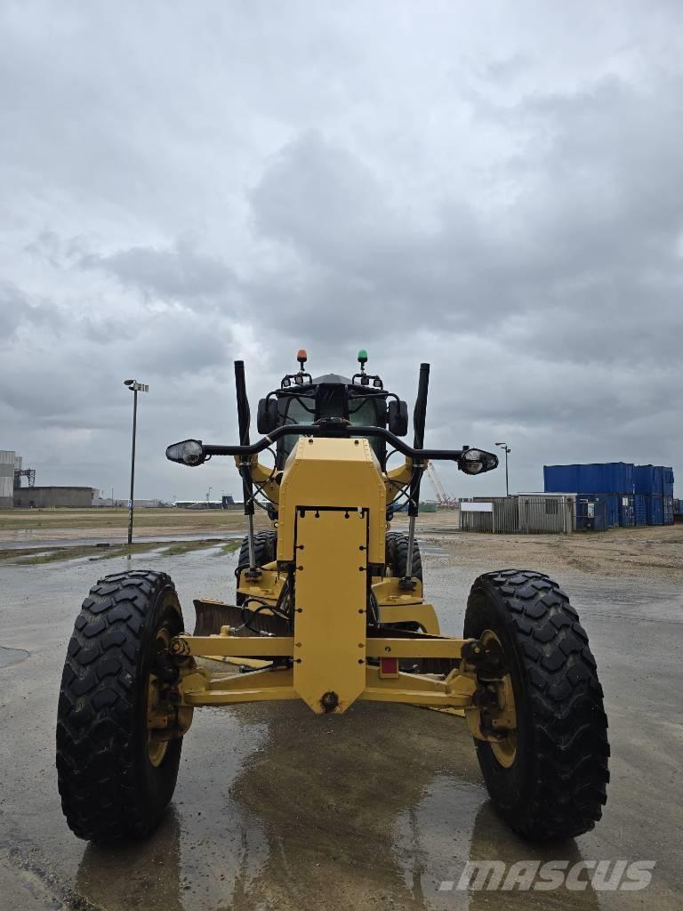 CAT 150 Грейдери