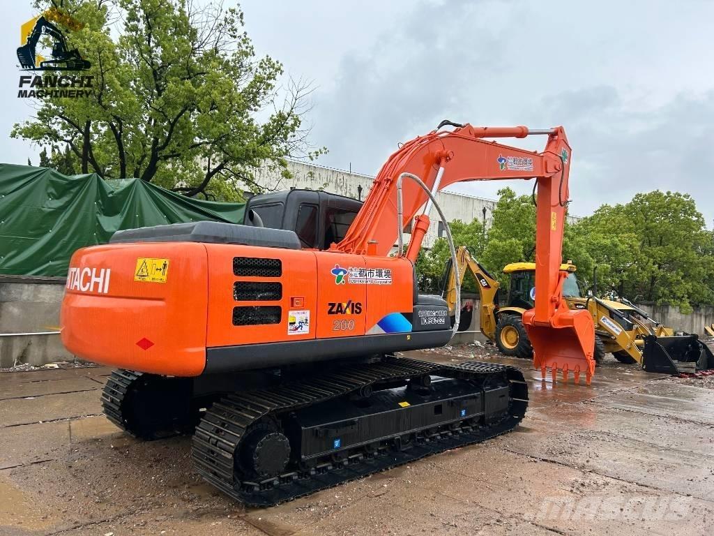 Hitachi ZX200 Средни екскаватори 7т - 12т
