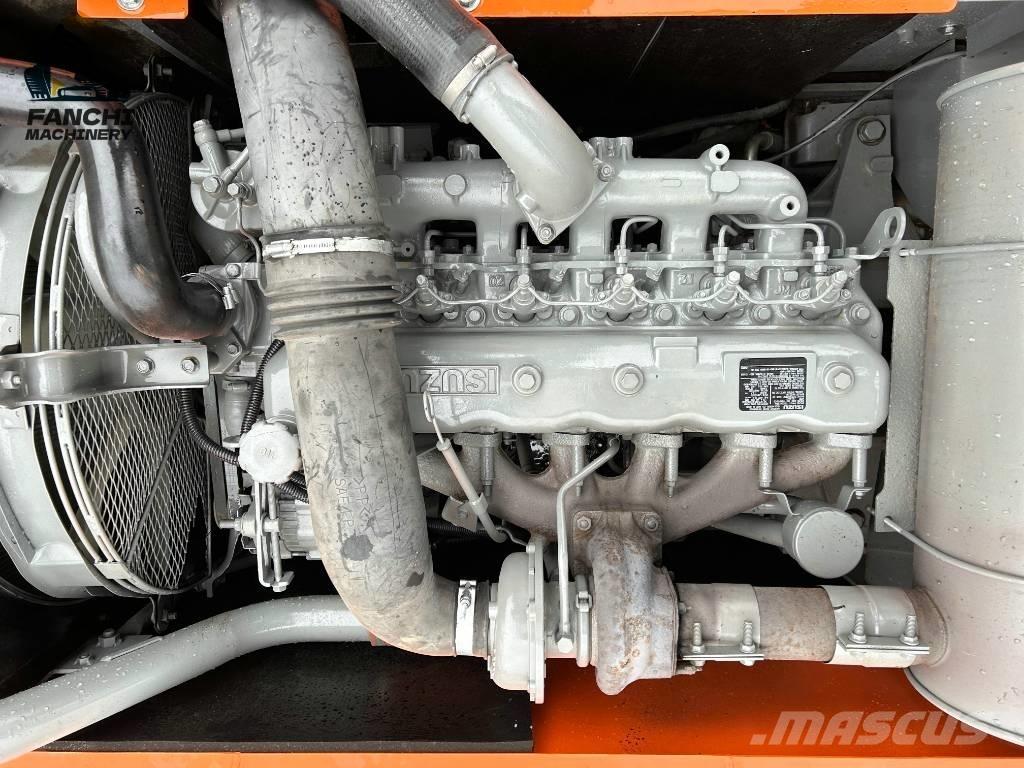 Hitachi ZX200 Средни екскаватори 7т - 12т