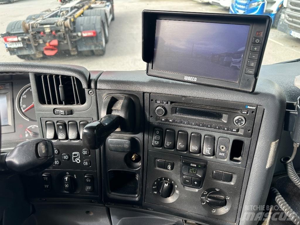 Scania P370 6x2*4 Камиони с кран с кука