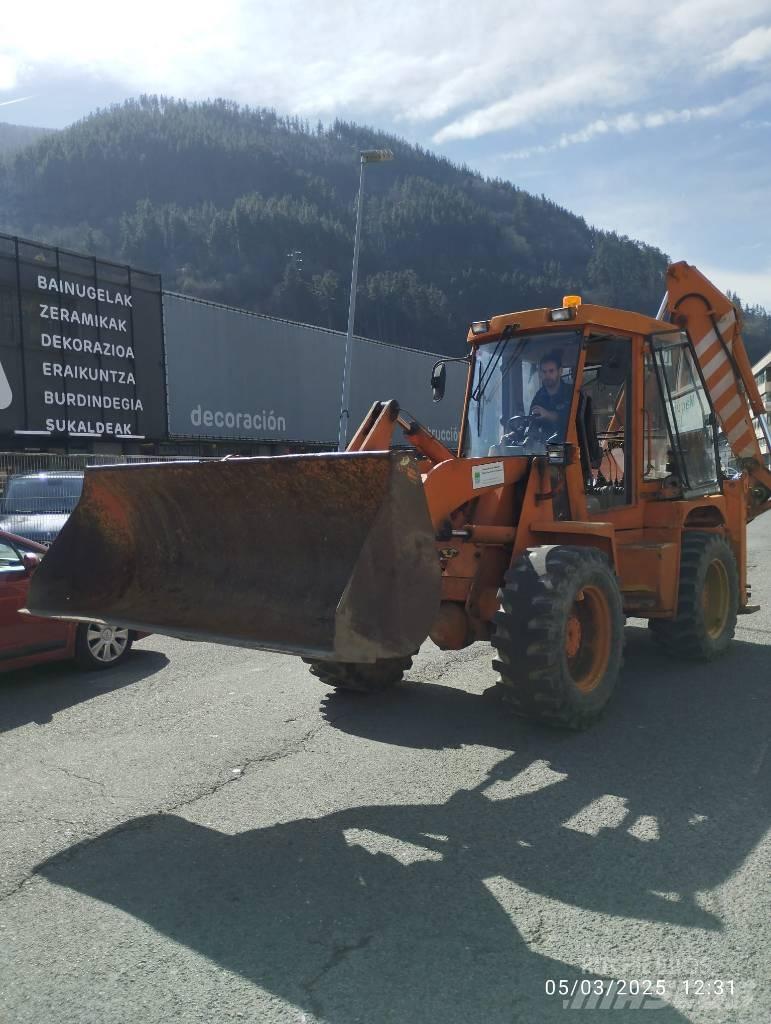 Venieri VF823B/1 Товарач със заден ексватор