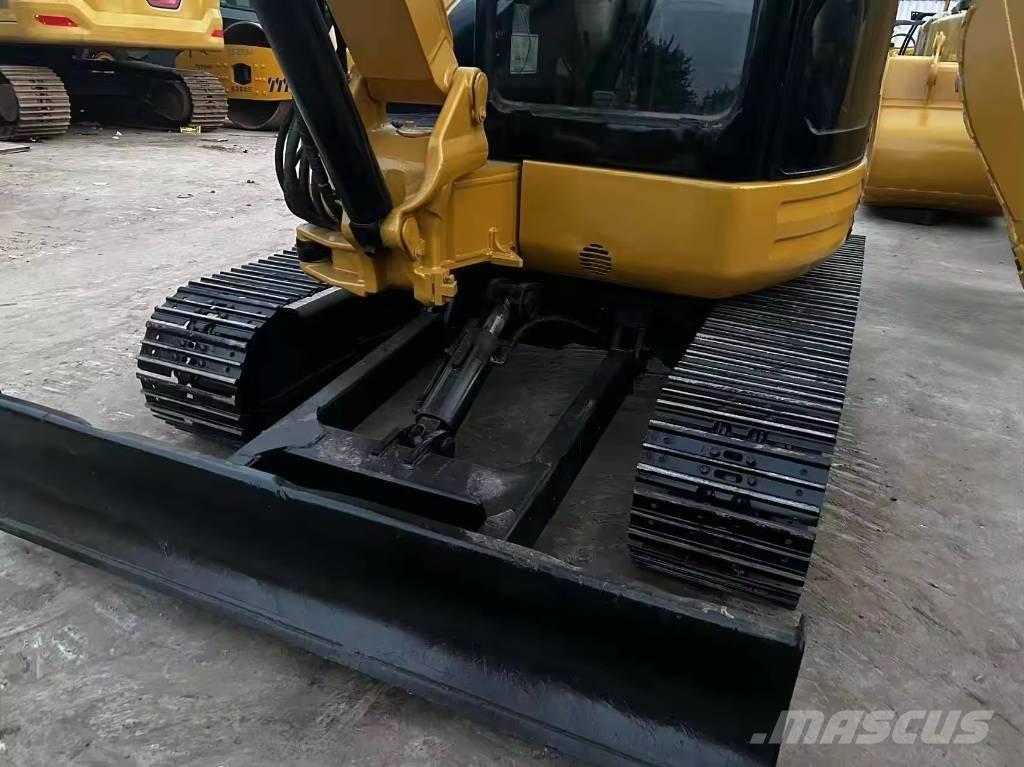 CAT 304 CR Мини екскаватори < 7 т
