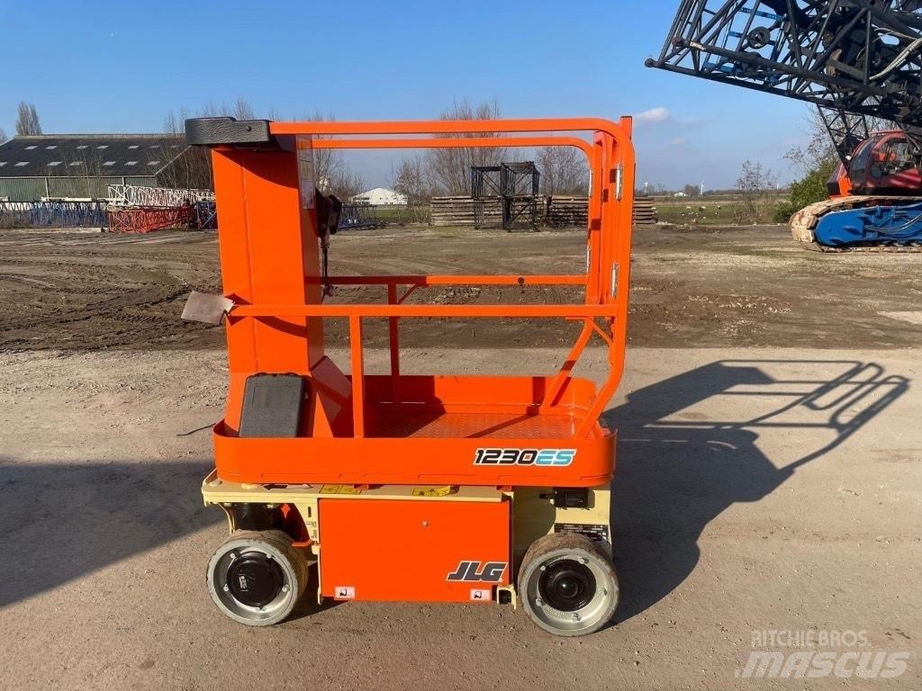 JLG 1230 ES Ножични работни платформи