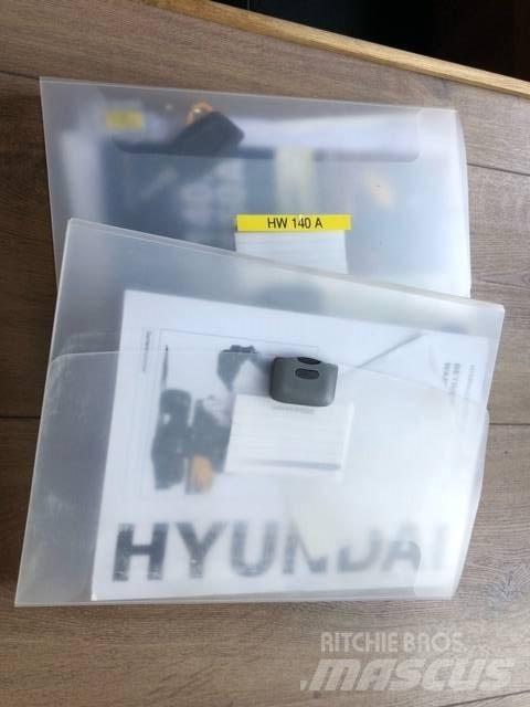 Hyundai HW 140 A Колесни екскаватори