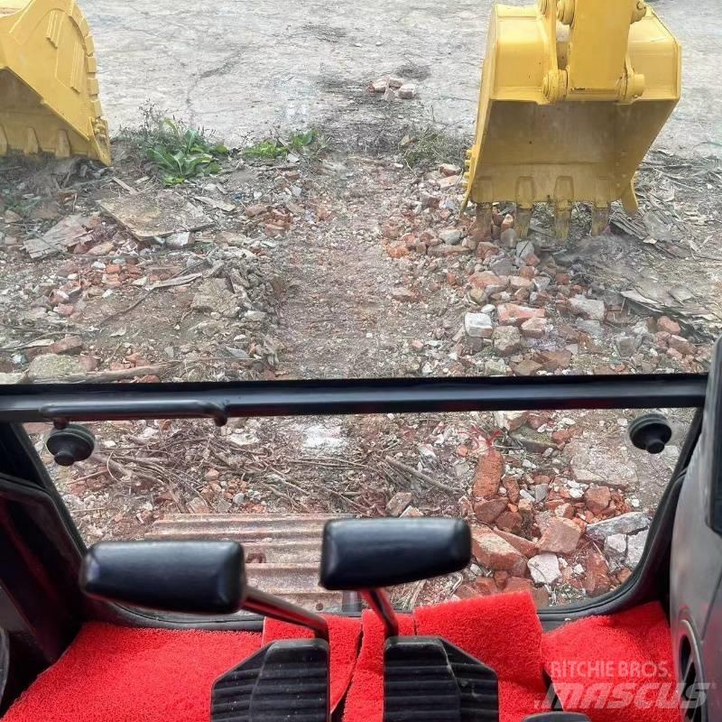 Komatsu PC 138 Верижен екскаватор