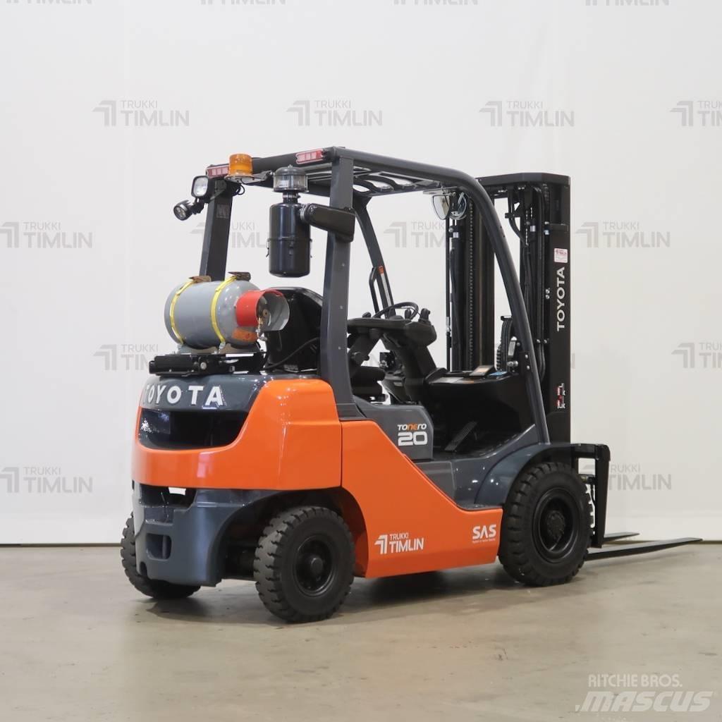 Toyota 02-8FGF20 Камиони с АГУ