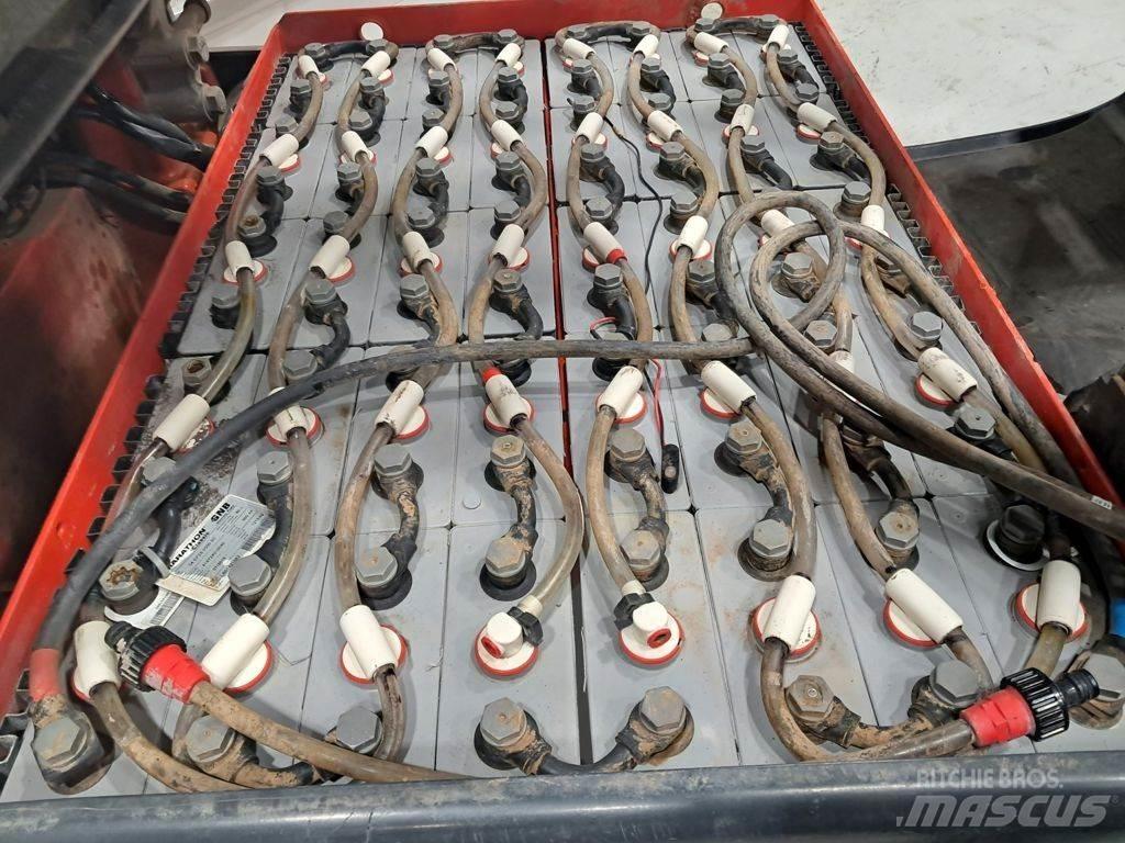 Linde E30-01 Електрически вилични кари-повдигачи