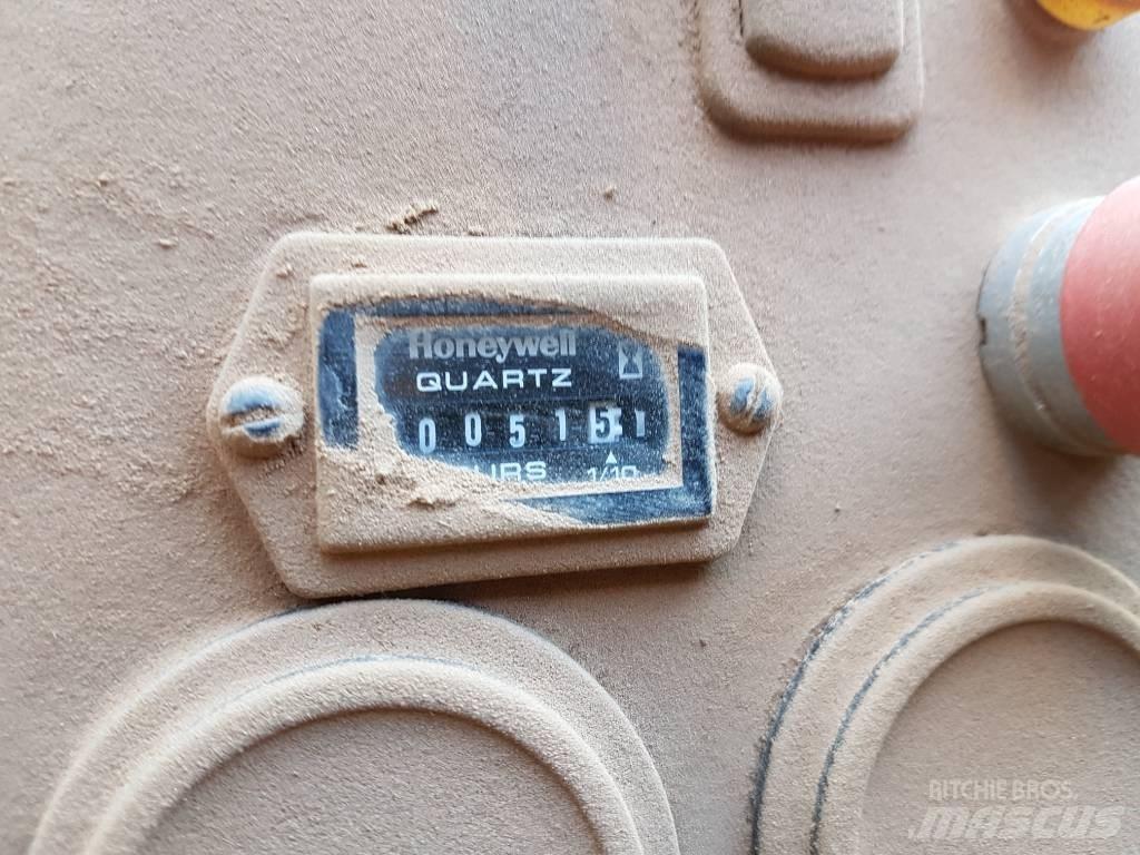 Volvo PT 125 Пневматични гумени  ролки
