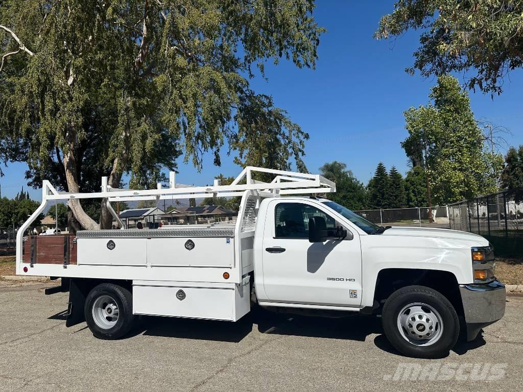 Chevrolet 3500 HD Пикапи