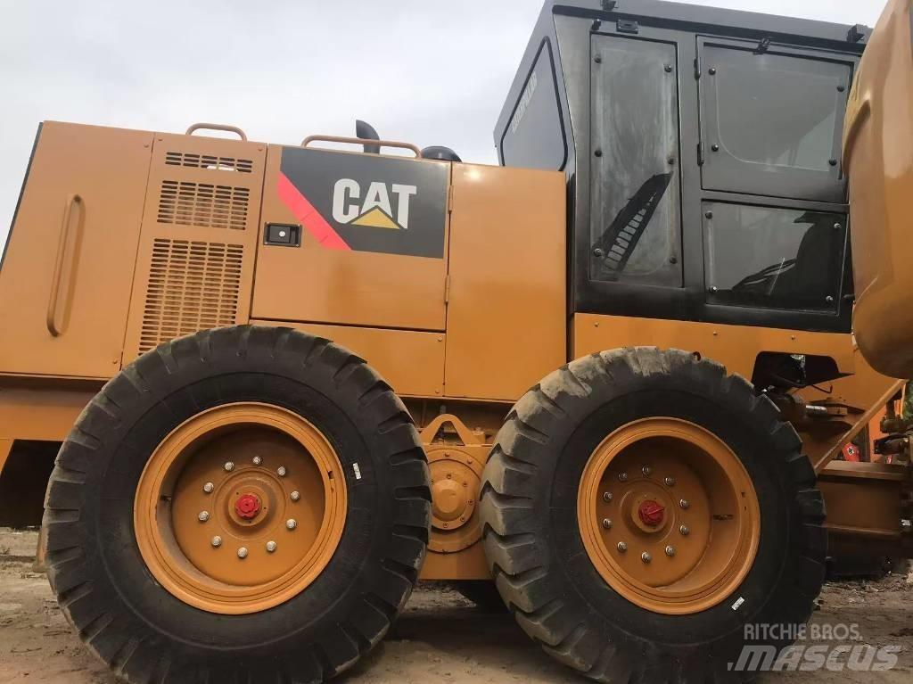 CAT 140k Грейдери
