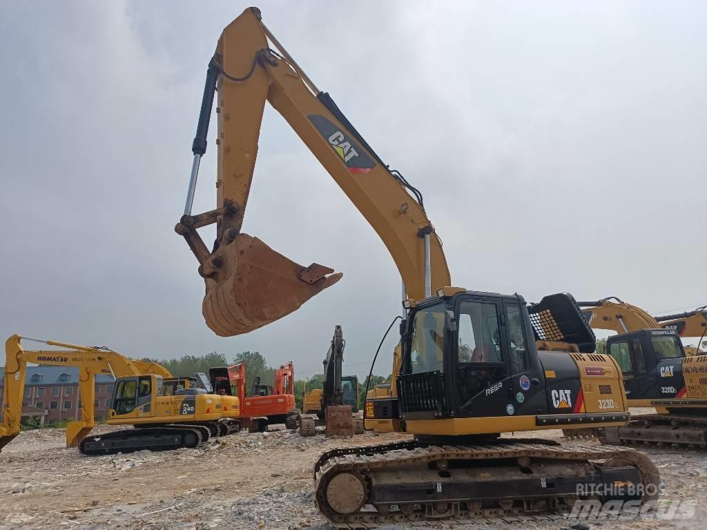 CAT 323D2L Верижен екскаватор