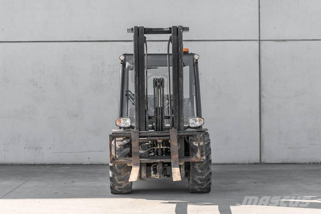 Manitou MC 25-4 Дизелови камиони
