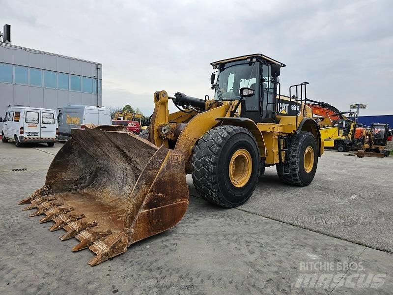 CAT 966K Колесни товарачи