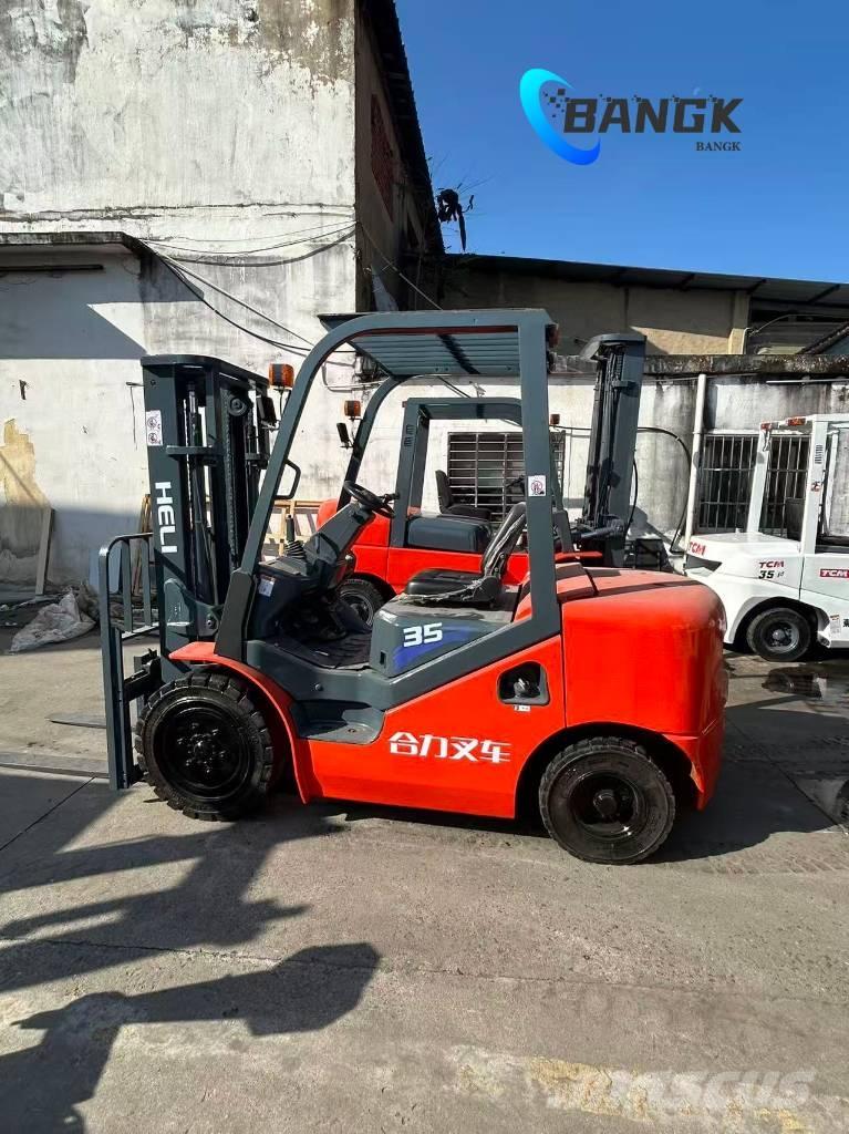 Heli CPCD 35 Дизелови камиони